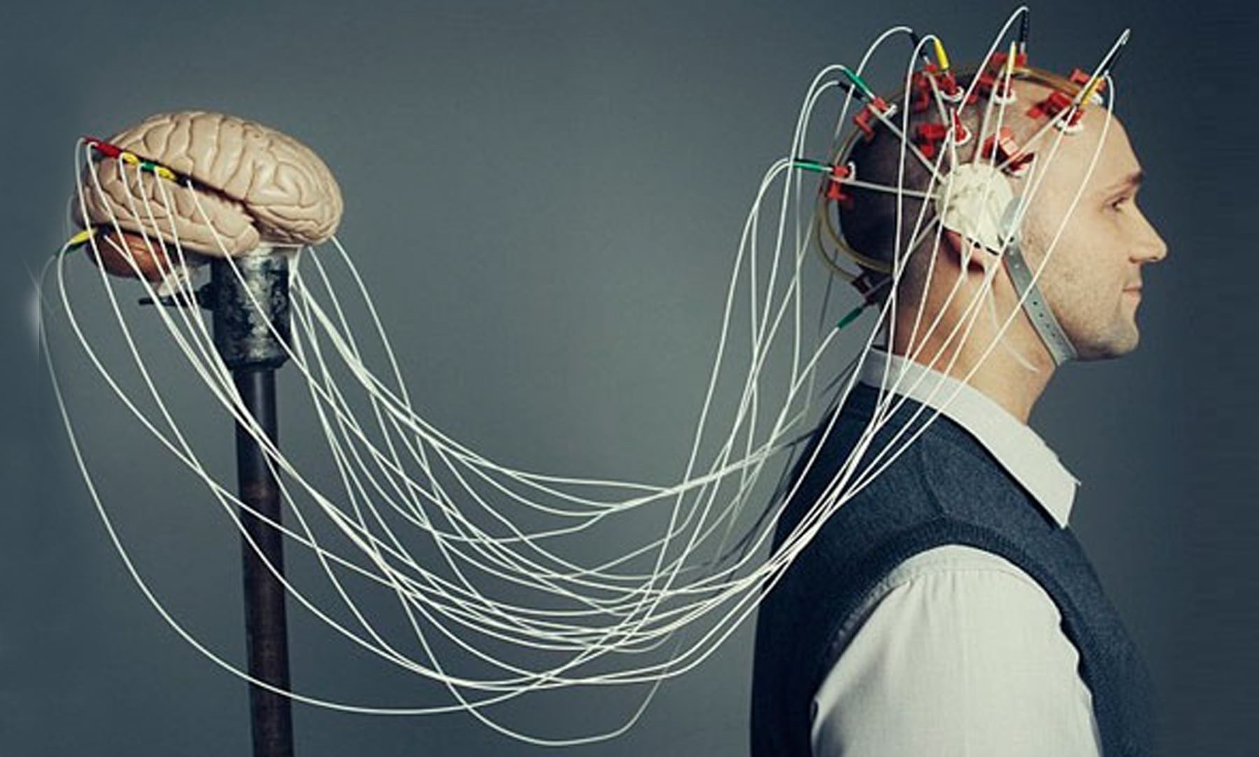 Игры читают мысли. Нейрокомпьютерный Интерфейс. Чтение мыслей. Устройство для чтения мыслей. Мозг в шлеме.