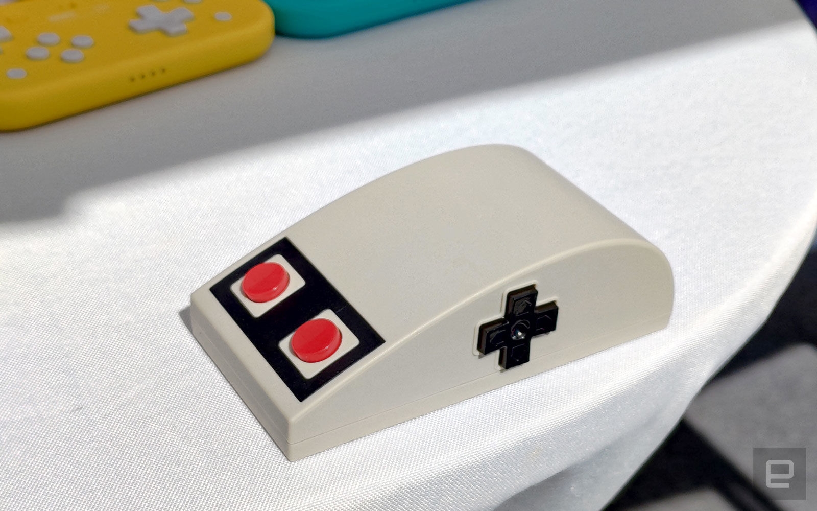 8BitDo turns the NES gamepad into a mouse | DeviceDaily.com