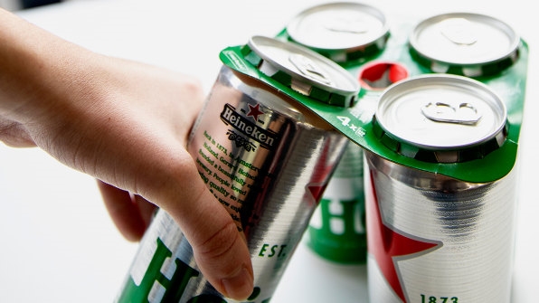 If you buy a pack of Heineken in the U.K., it won’t have plastic rings anymore | DeviceDaily.com