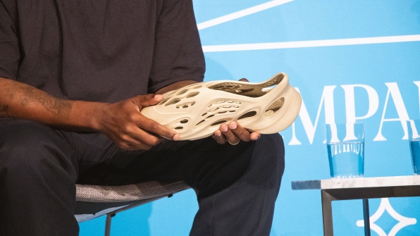 Kanye just unveiled a new foam sneaker made from algae | DeviceDaily.com