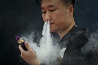 China tells online stores to stop selling e-cigarettes
