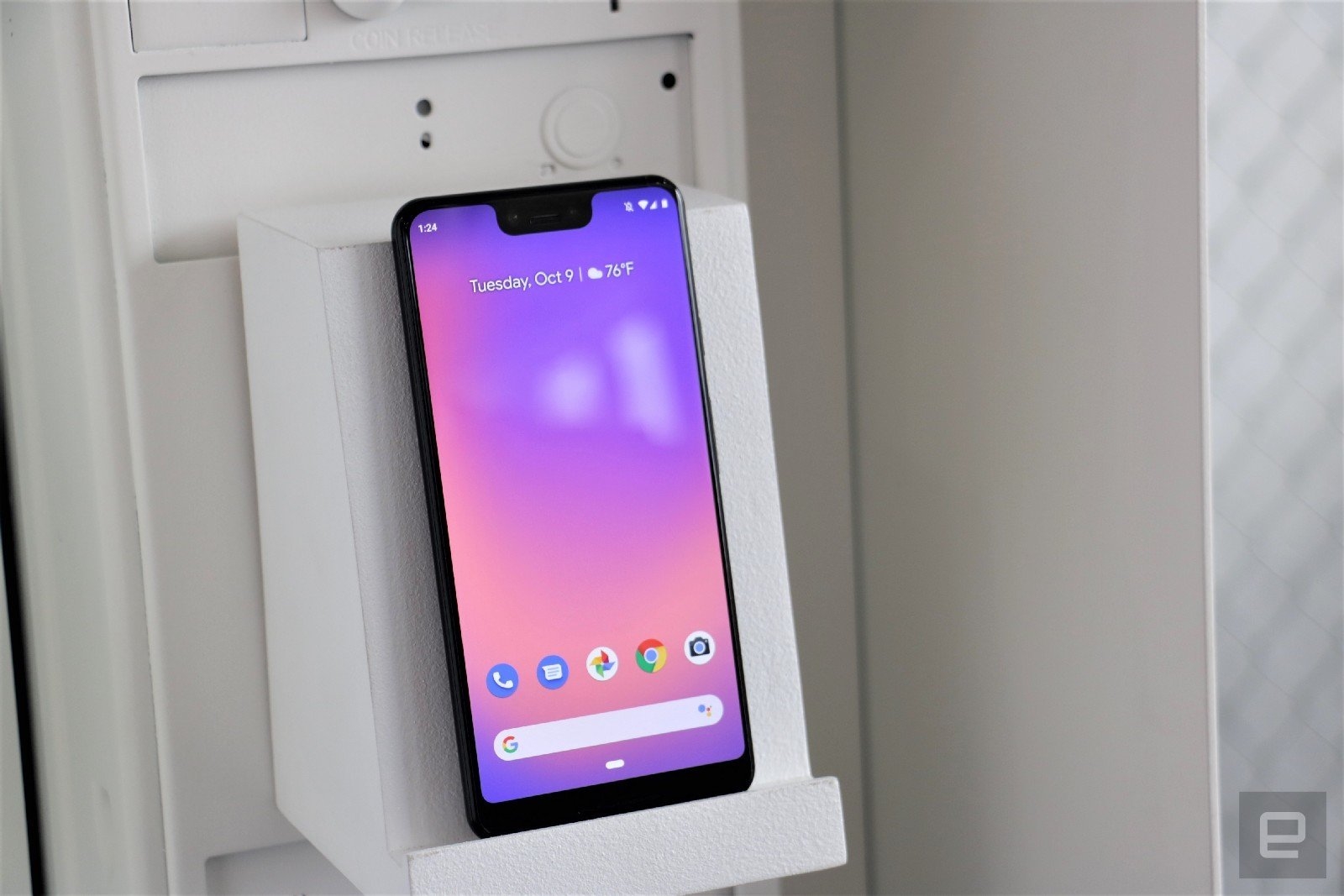 Google's compact, Pixel 4-like Assistant starts reaching older phones | DeviceDaily.com