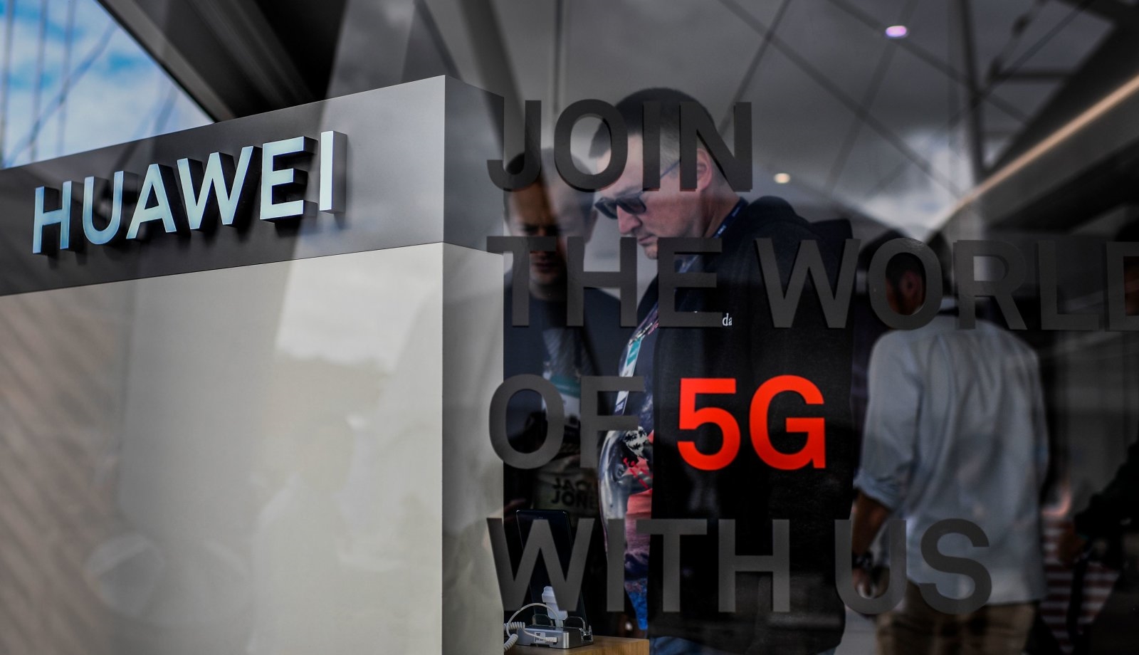 NYT: Trump admin set to extend Huawei license again | DeviceDaily.com