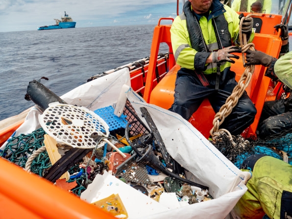 The Ocean Cleanup device has returned from the Pacific Garbage Patch with its first load of plastic | DeviceDaily.com