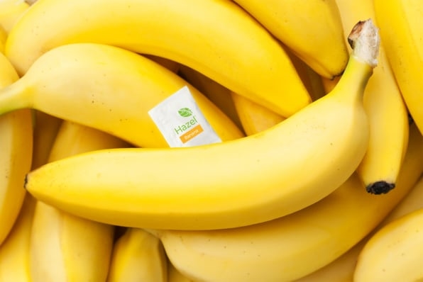 These simple packets fight food waste by miraculously keeping fruit from going bad | DeviceDaily.com