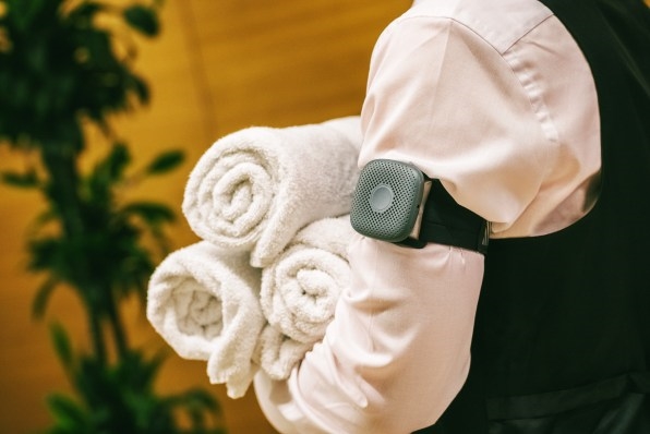 This $50 device is trying to finally kill off the walkie-talkie | DeviceDaily.com