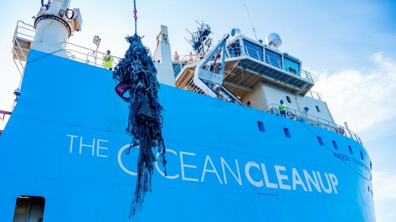 The Ocean Cleanup device has returned from the Pacific Garbage Patch with its first load of plastic | DeviceDaily.com