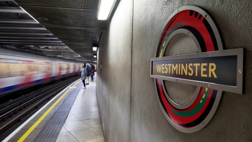 The London Underground’s logo gets an inspired redesign | DeviceDaily.com