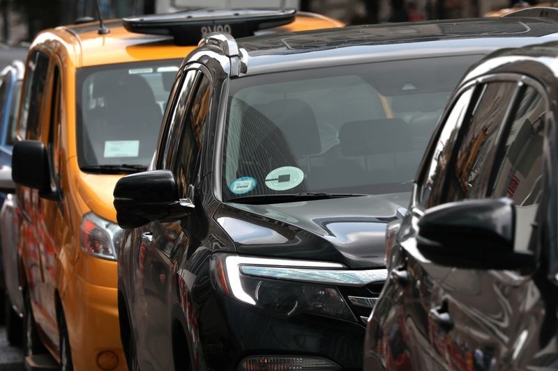 Judge strikes down NYC law limiting Uber and Lyft driver cruising time | DeviceDaily.com