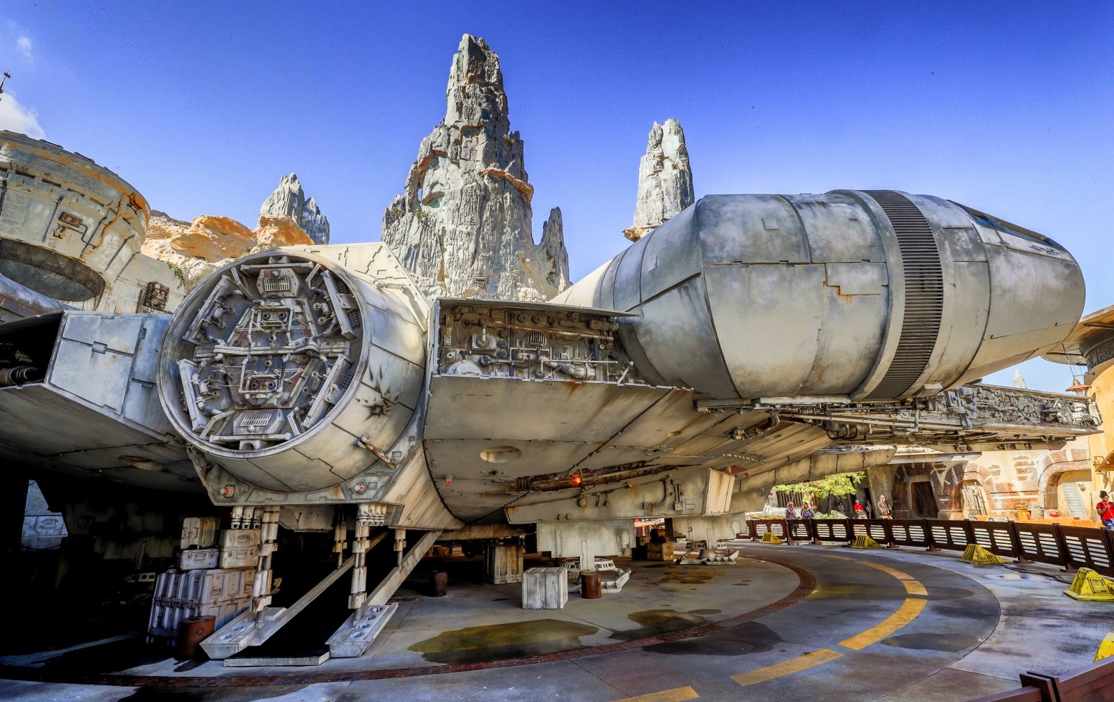 Recommended Reading: The making of Star Wars Galaxy's Edge | DeviceDaily.com