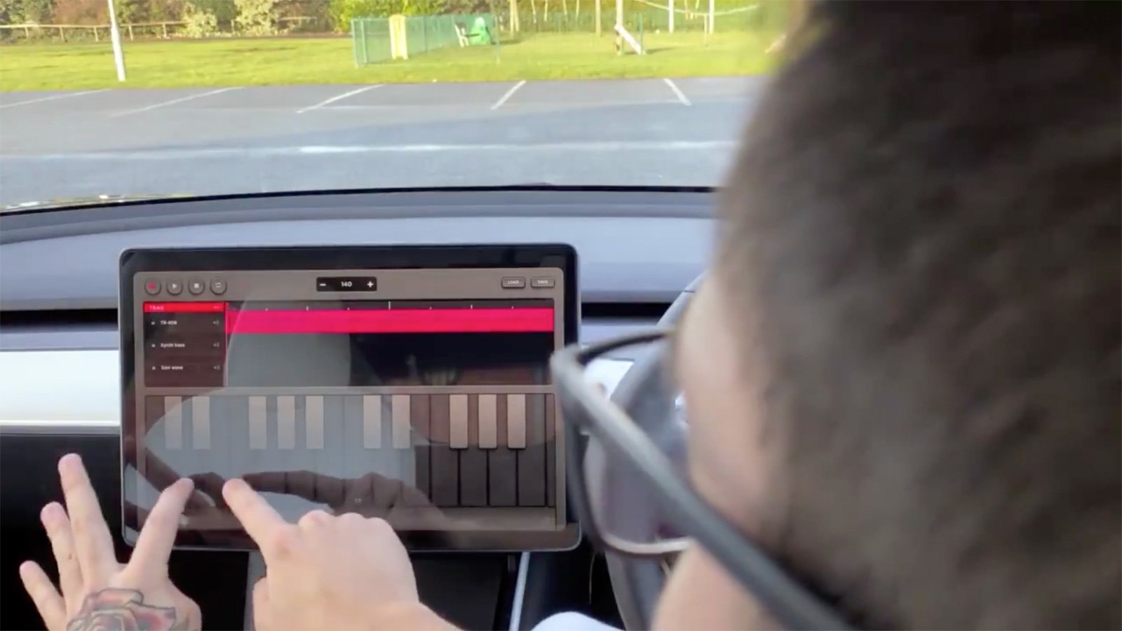 Tesla puts a music-making app in your EV | DeviceDaily.com
