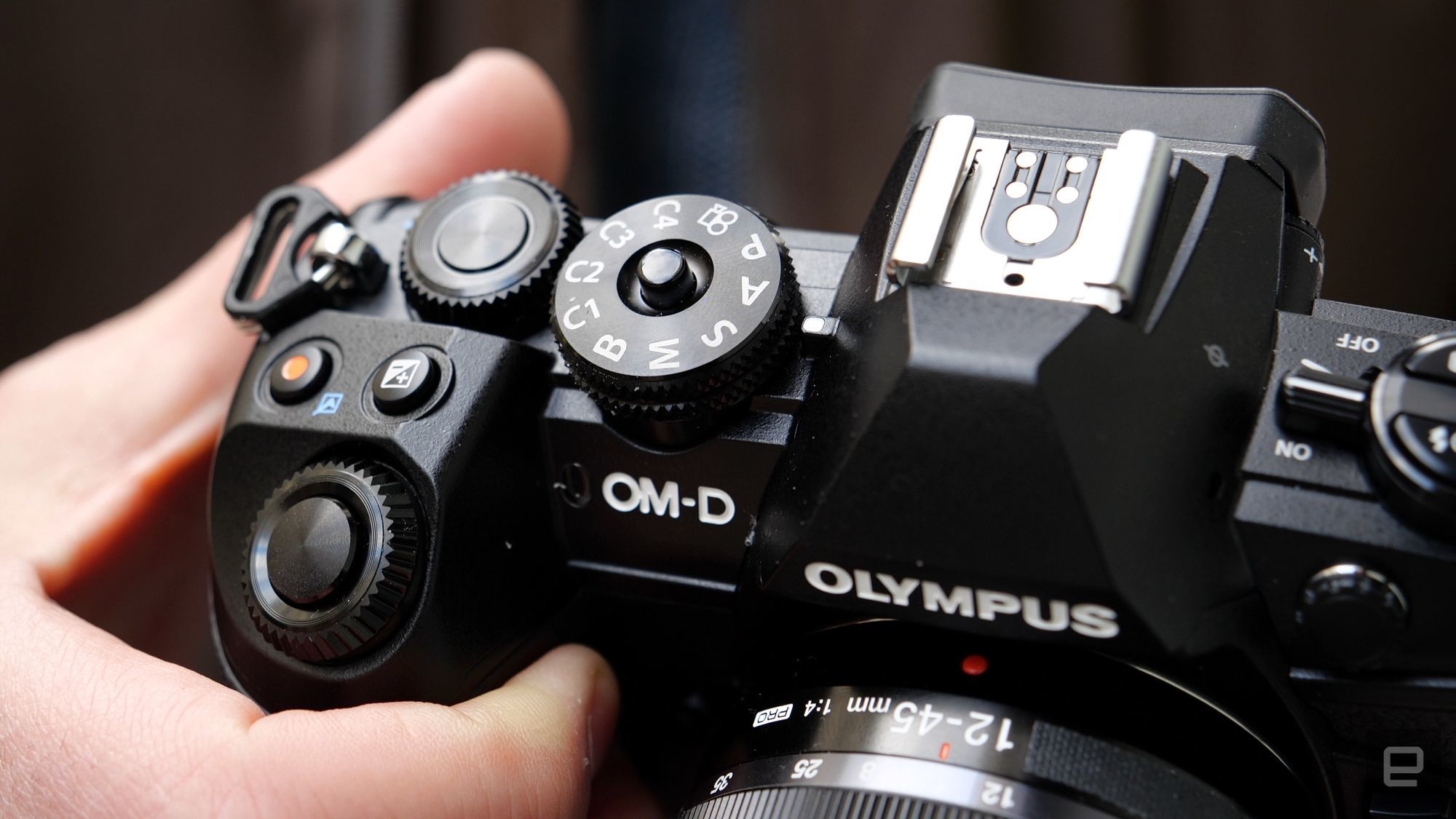 Olympus E-M1 III review: Fast, but way behind flagship camera rivals | DeviceDaily.com