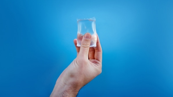 This edible blob filled with water means you don’t need a plastic bottle | DeviceDaily.com