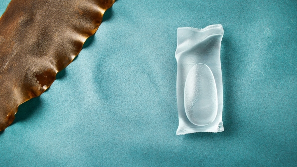 This edible blob filled with water means you don’t need a plastic bottle | DeviceDaily.com