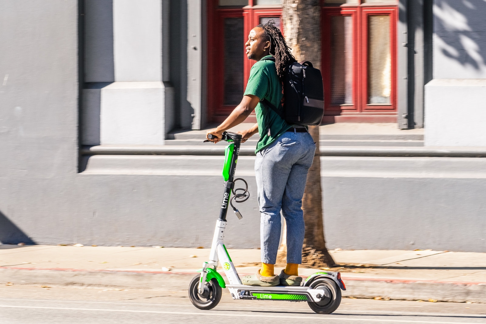 Lime knows when you're riding its scooters on the sidewalk | DeviceDaily.com