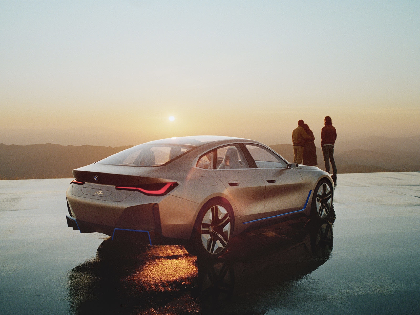 BMW teases upcoming i4 EV with a futuristic concept car | DeviceDaily.com