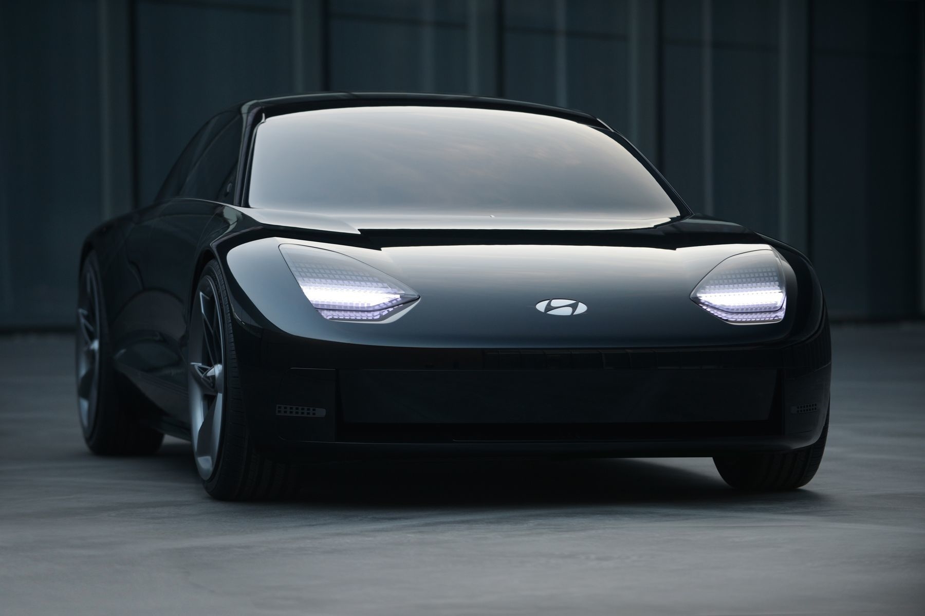 Hyundai's slippery Prophecy concept EV is controlled by joysticks | DeviceDaily.com