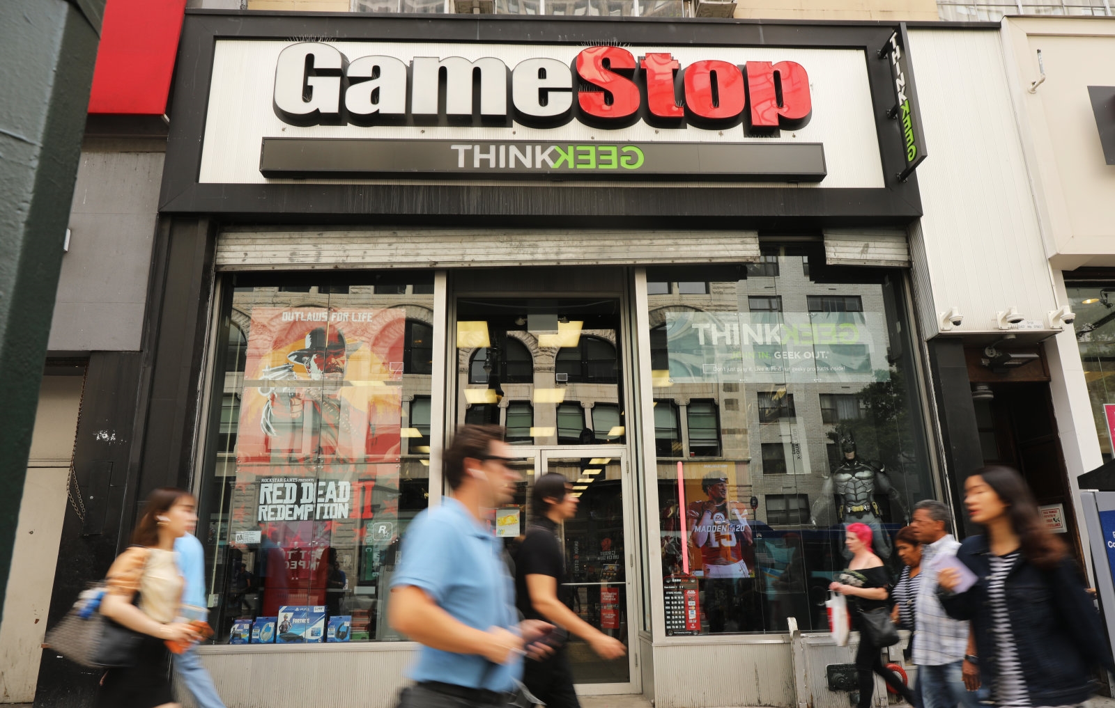 GameStop tells employee it's 'essential' and can stay open during lockdowns | DeviceDaily.com