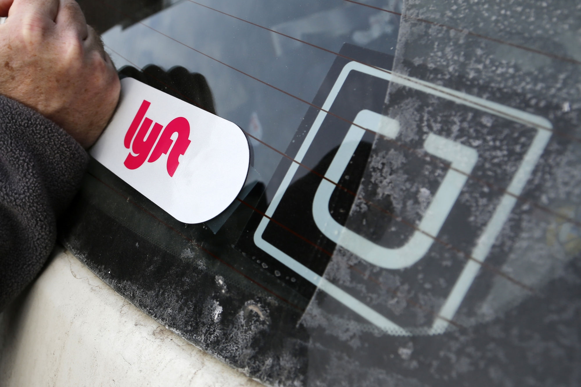 Lyft will deliver food and medical supplies during the coronavirus crisis | DeviceDaily.com