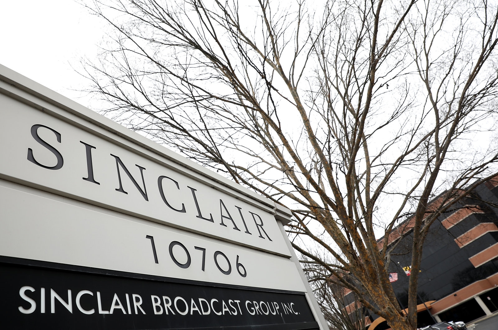 YouTube TV, Sinclair keep Fox sports channels on as they negotiate | DeviceDaily.com