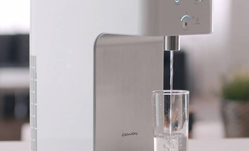 Coway Aquamega: A Smart Water Purifier | DeviceDaily.com