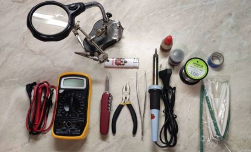 How to Fix your Headphones Yourself: A Step-by-Step Guide | DeviceDaily.com How to Fix your Headphones Yourself: A Step-by-Step Guide | DeviceDaily.com