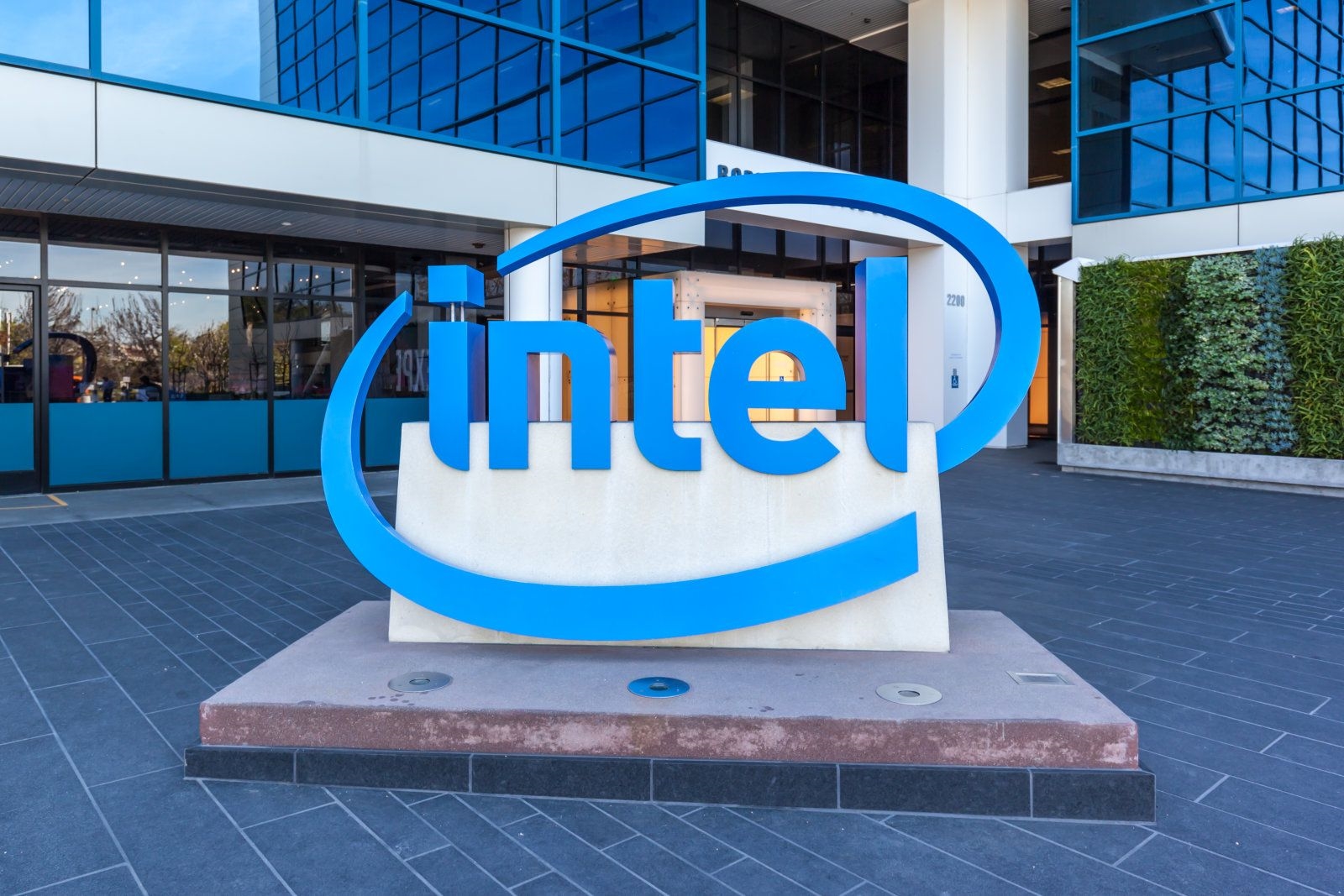 Intel's 10th-gen H-series laptop CPUs reach 5.3GHz | DeviceDaily.com