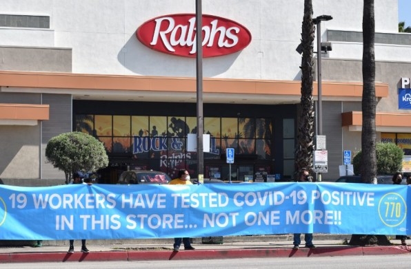 Grocery store workers keep getting COVID-19, but have to fight their companies to pay for testing | DeviceDaily.com