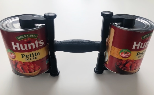 This quarantine cans-as-dumbbell device turns your food hoarding into gains | DeviceDaily.com