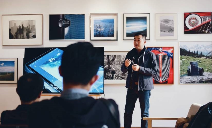 Giving a Presentation with Perfect UI/UX Design | DeviceDaily.com Giving a Presentation with Perfect UI/UX Design | DeviceDaily.com