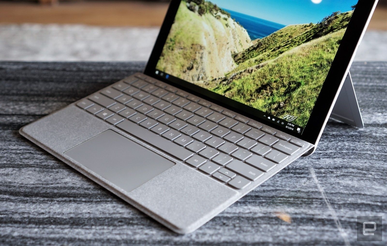 Microsoft's next Surface Go could up the screen size to 10.5 inches | DeviceDaily.com