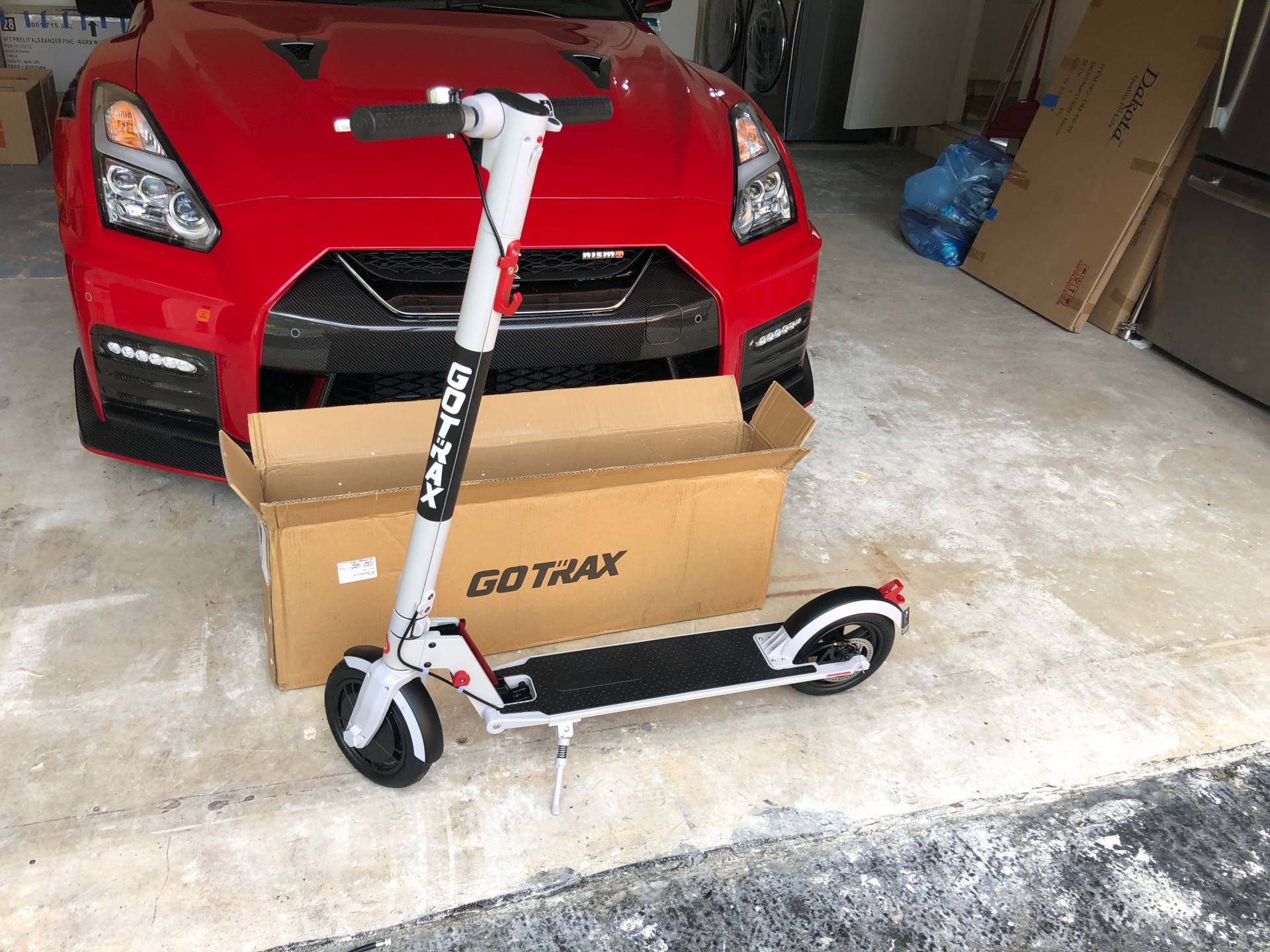 Gotrax Xr Elite: An Electric Scooter with Kick | DeviceDaily.com