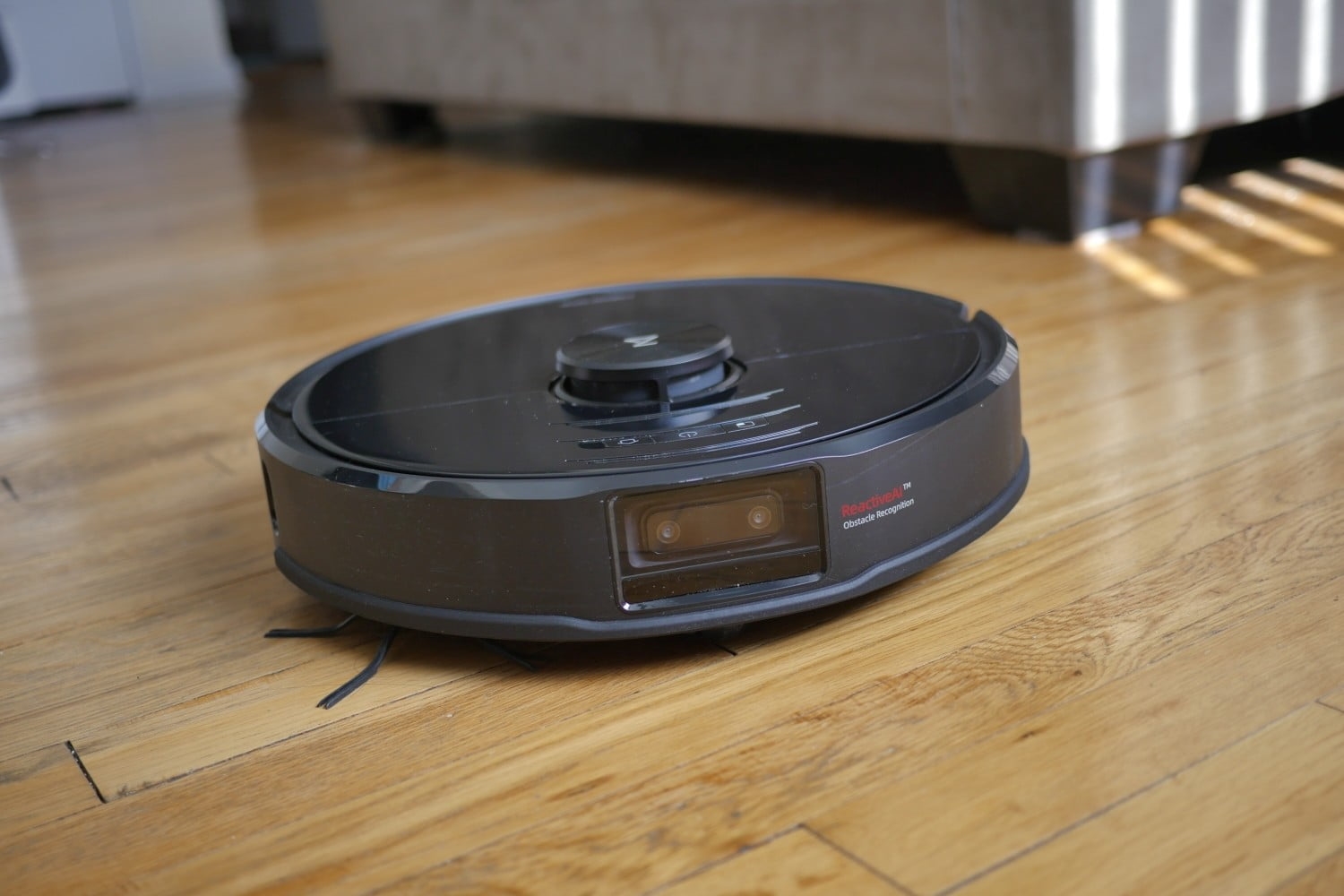 Roborock S6 MaxV: Smart, Quiet Robot Vac | DeviceDaily.com