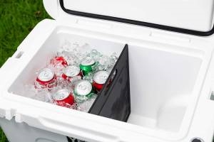 YETI Tundra Haul Wheeled Cooler: Fun in the Sun | DeviceDaily.com