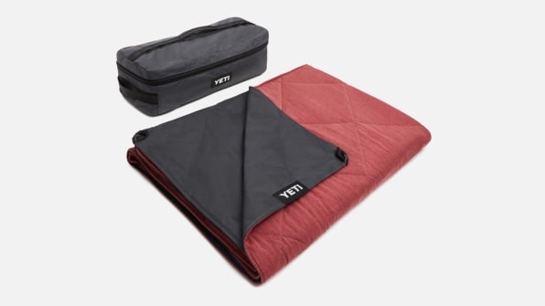 The best picnic, beach, and camping blankets for summer adventures | DeviceDaily.com