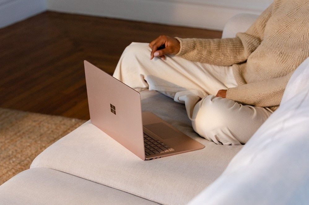 Microsoft's Surface Laptop 3 is on sale starting at $800 right now | DeviceDaily.com
