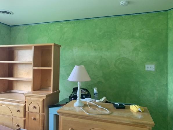 For college students trapped at home, redecorating childhood bedrooms is the latest assignment | DeviceDaily.com