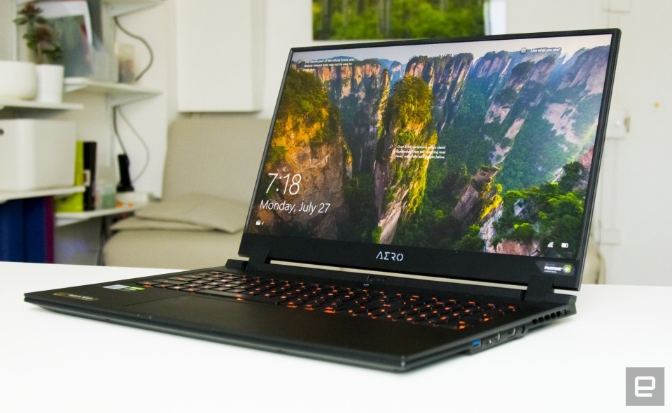 Gigabyte Aero 17 HDR review: A big, bright content creation machine | DeviceDaily.com