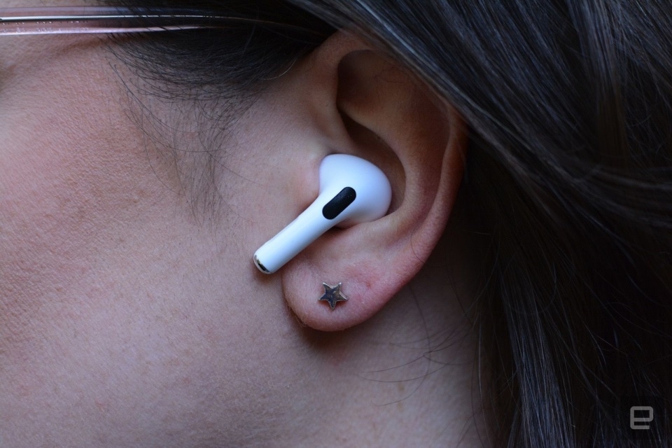 Our readers get real about their issues with the AirPods Pro | DeviceDaily.com