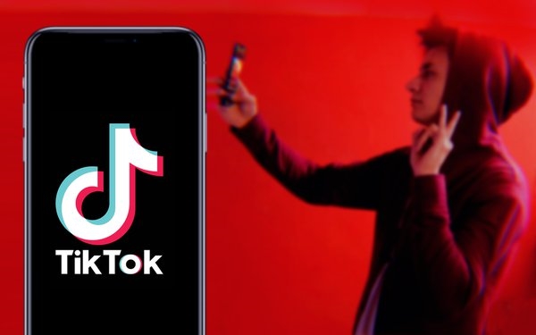 TikTok Tempts Talent With $200M 'Creator Fund' | DeviceDaily.com