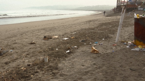 Food wrappers just passed cigarette butts as the most common beach trash | DeviceDaily.com
