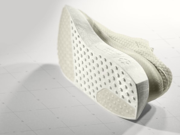 These running shoes are designed to be 100% recycled | DeviceDaily.com