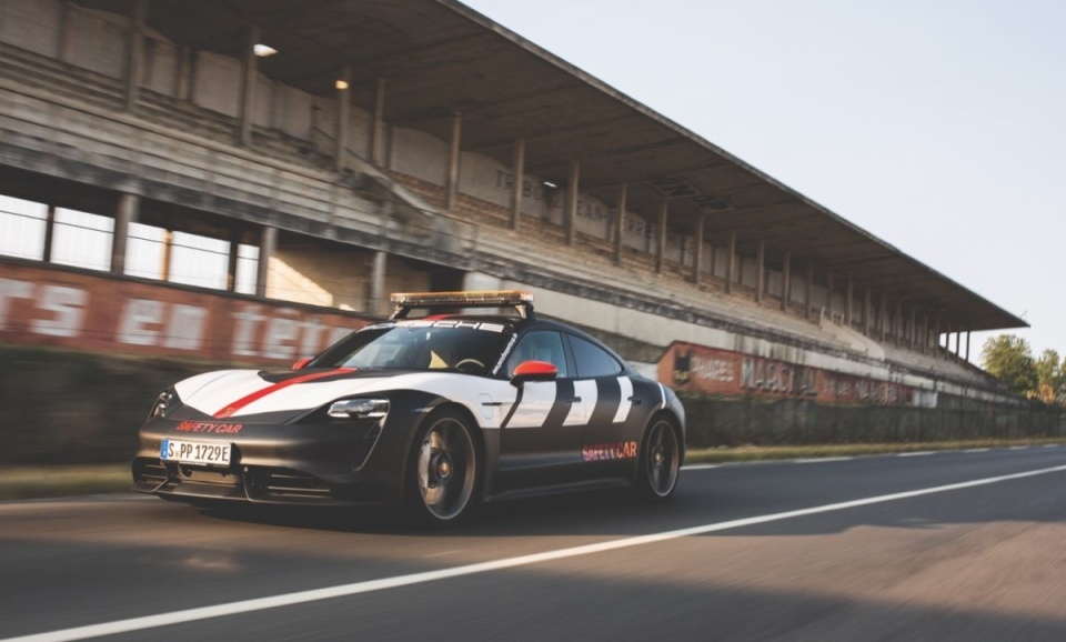 Porsche debuts its Taycan safety car at Le Mans | DeviceDaily.com