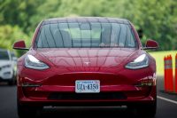 Tesla Autopilot now detects speed limit signs