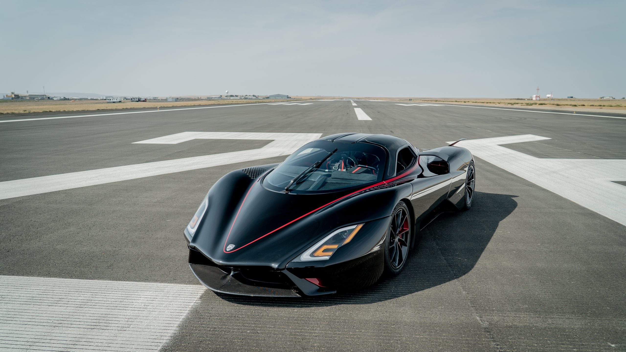 The SSC Tuatara has broken 330 mph and shattered a world speed record | DeviceDaily.com