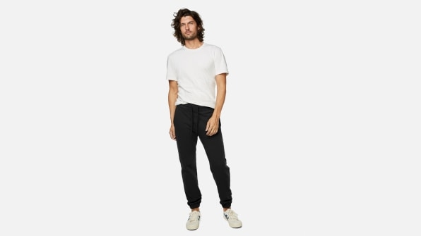 These are our favorite sweats, leggings, and joggers for fall 2020 | DeviceDaily.com