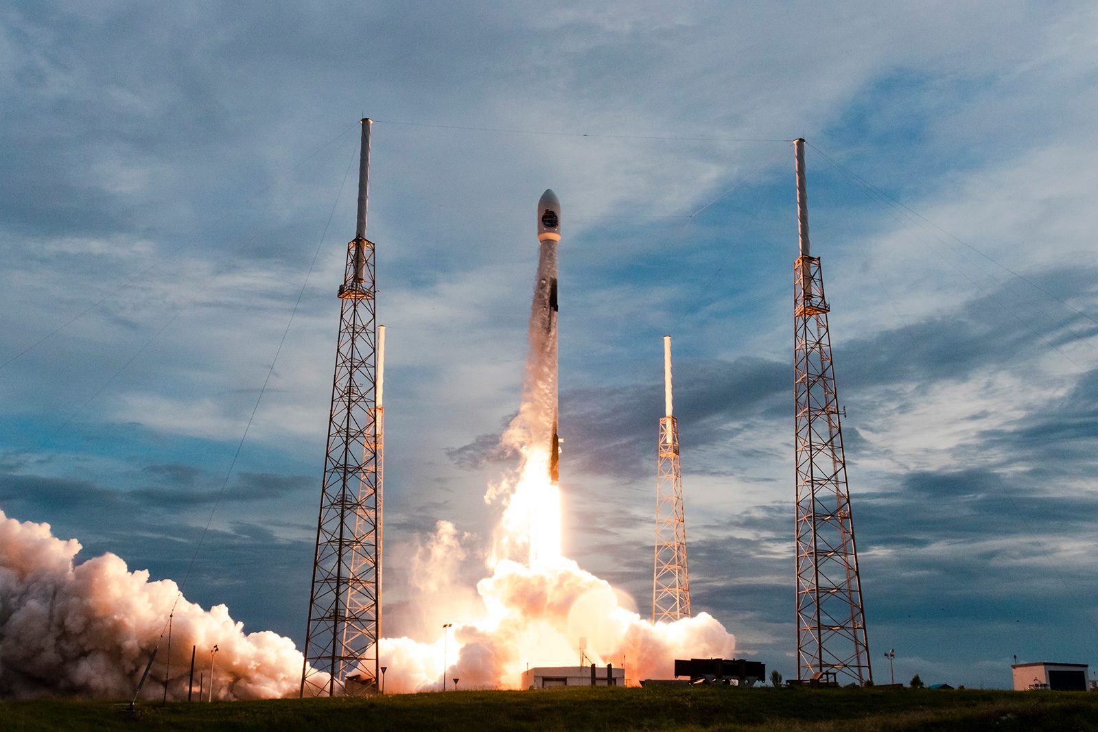 SpaceX's reused rockets will carry national security payloads for the first time | DeviceDaily.com