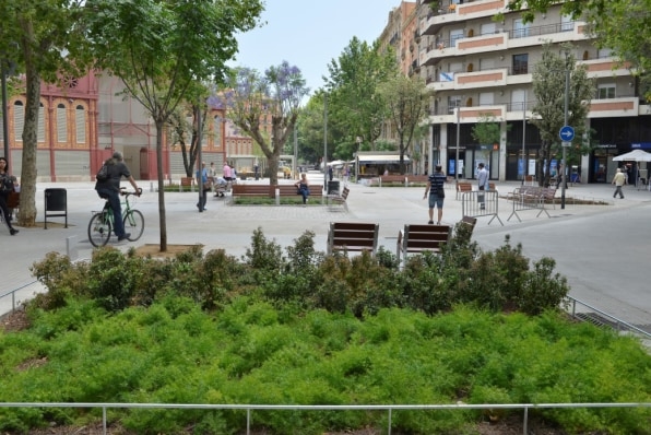 Barcelona is redesigning 21 downtown streets to prioritize people, not cars | DeviceDaily.com