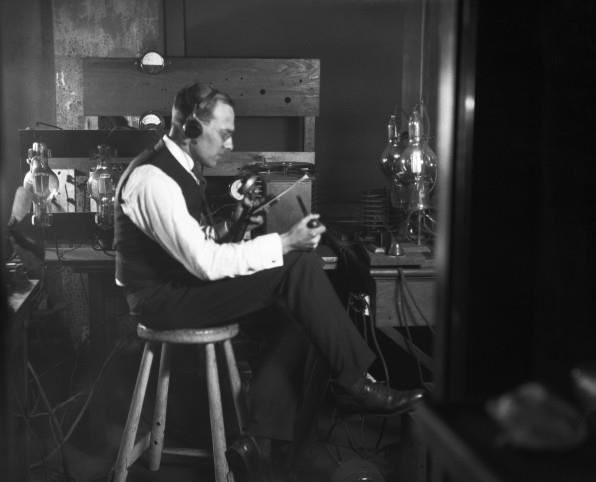 How a 1920s radio broadcast changed politics forever | DeviceDaily.com