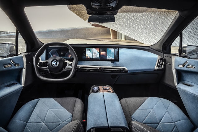 BMW's iX is a flagship electric SUV with 300 miles of range | DeviceDaily.com